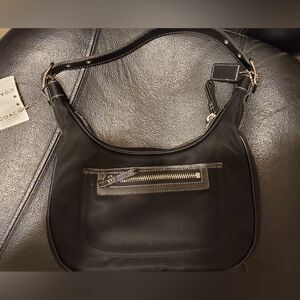Authentic Women’s Coach hobo shoulder bag, NWT
